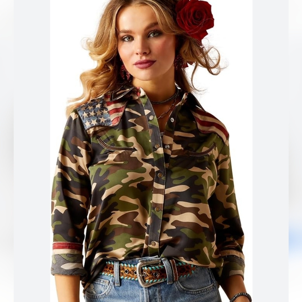 Ariat x Rodeo Quincy Camo Pride American Flag top sz M